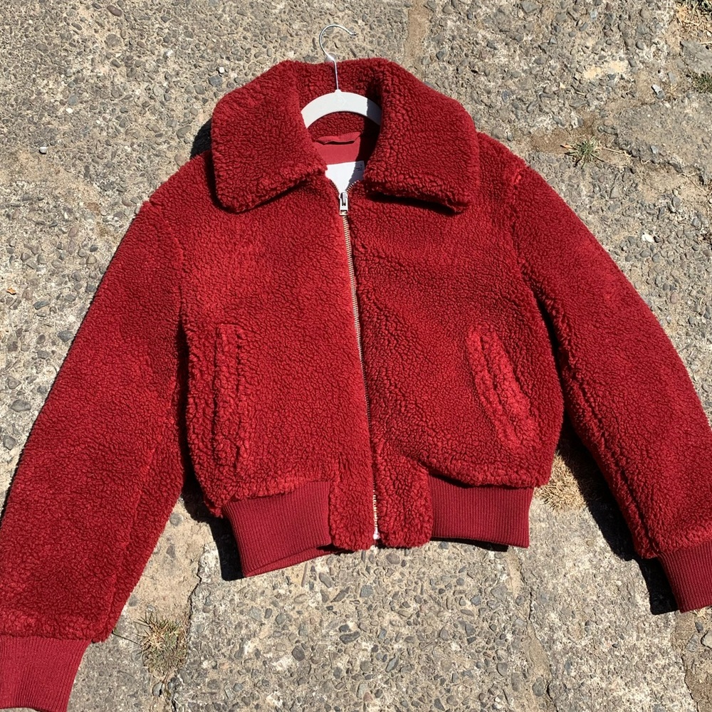 Wilfred Free red plush oversized full zip teddy sherpa jacket semi cropped - Picture 9 of 16